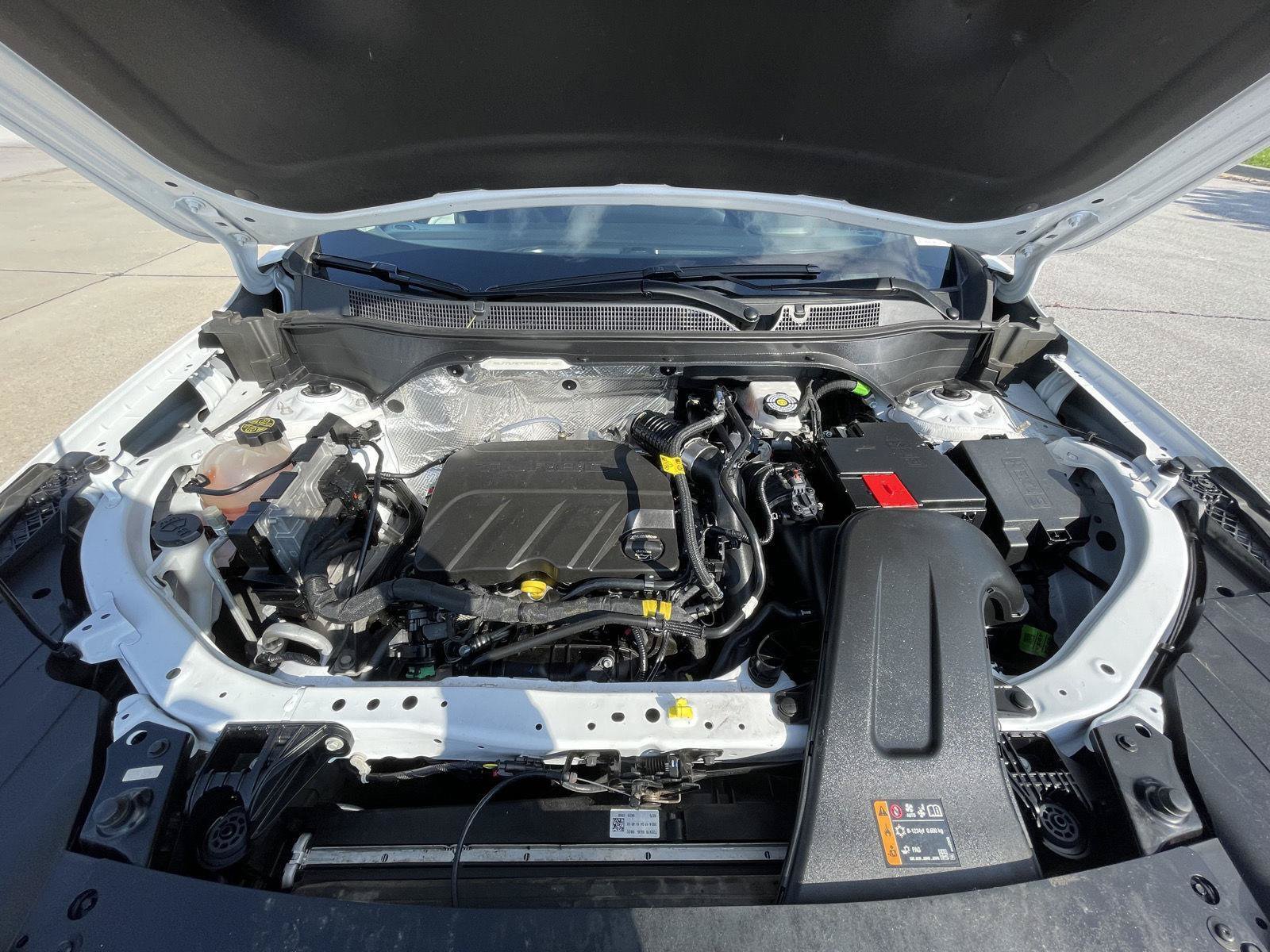 Used 2025 Chevrolet Trax LT FWD image 32