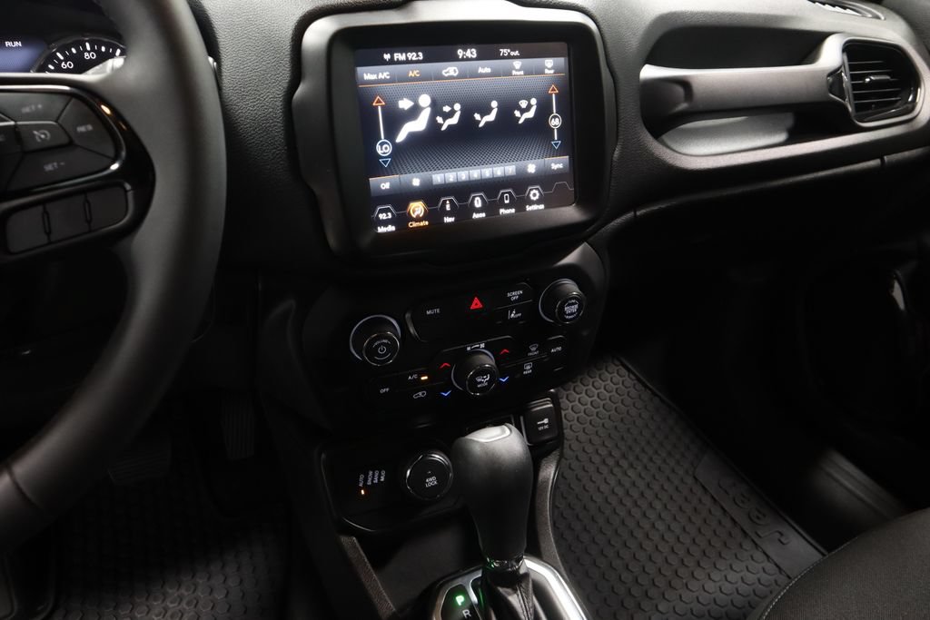 Used 2022 Jeep Renegade Altitude AWD/4WD image 31