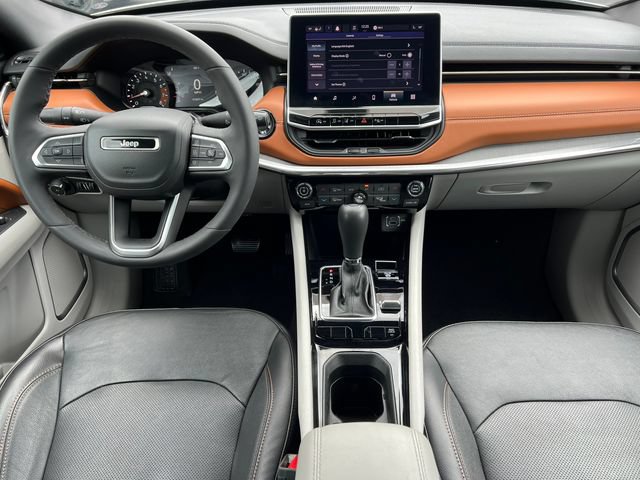 Used 2023 Jeep Compass Limited AWD/4WD image 3