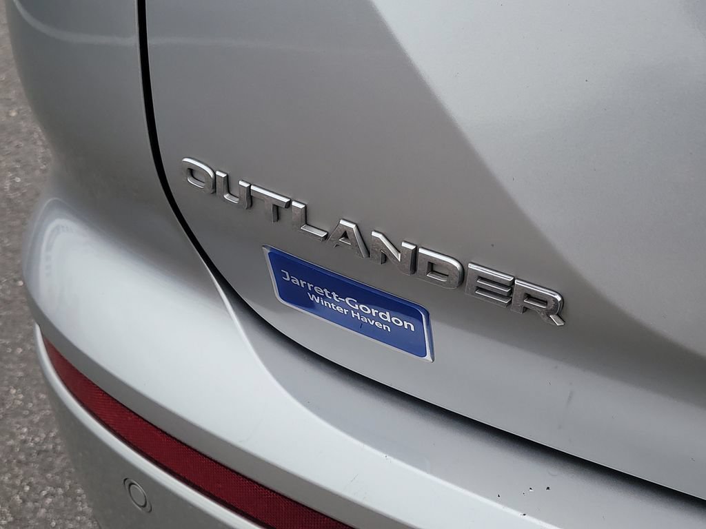 Used 2022 Mitsubishi Outlander ES FWD image 6