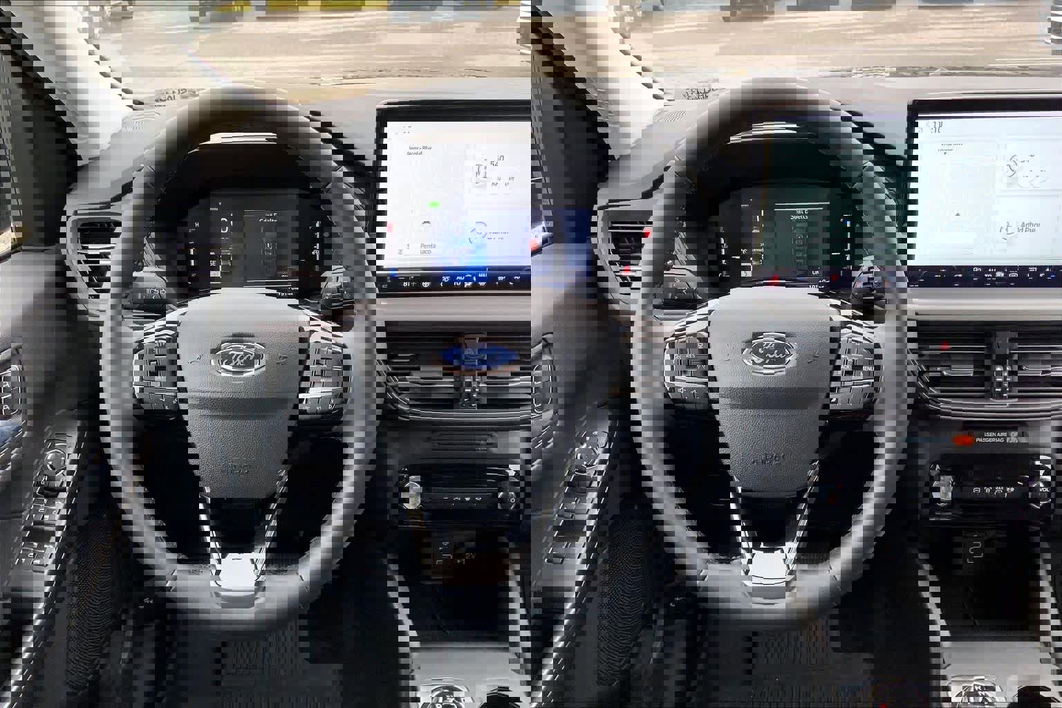 Certified 2025 Ford Escape SE image 5