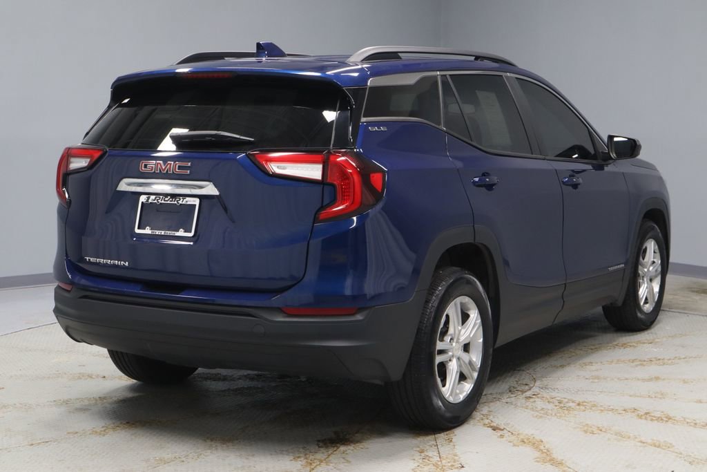 Used 2022 GMC Terrain SLE w/ Driver Convenience Package FWD image 8