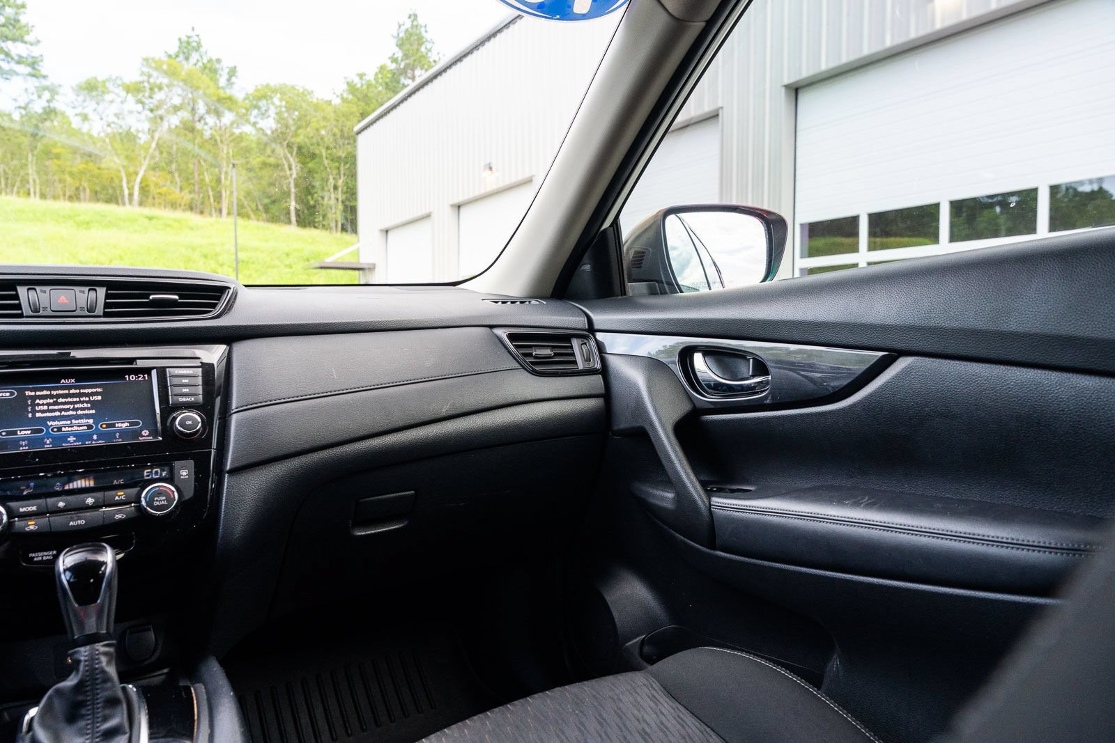 Used 2018 Nissan Rogue SV FWD image 29