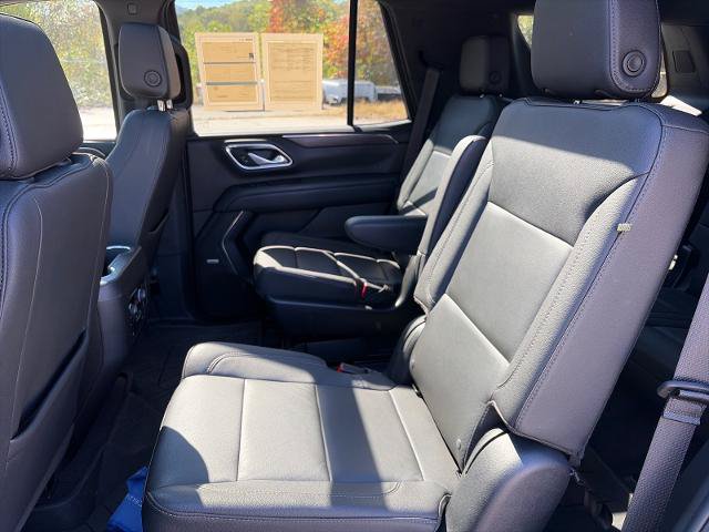 Used 2023 Chevrolet Tahoe Z71 w/ Luxury Package AWD/4WD image 17