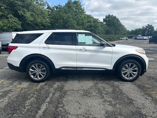 Certified 2023 Ford Explorer XLT w/ Equipment Group 202A AWD/4WD image 3