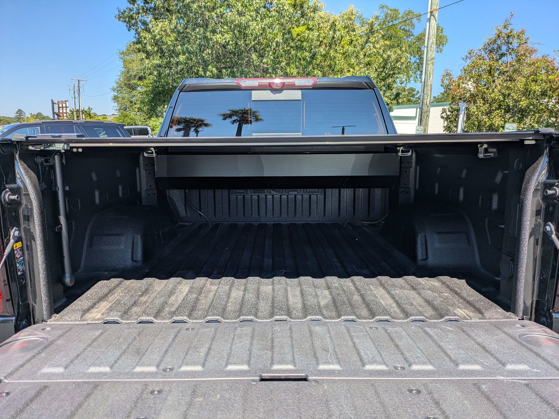 Used 2023 GMC Sierra 1500 Denali Ultimate AWD/4WD image 18