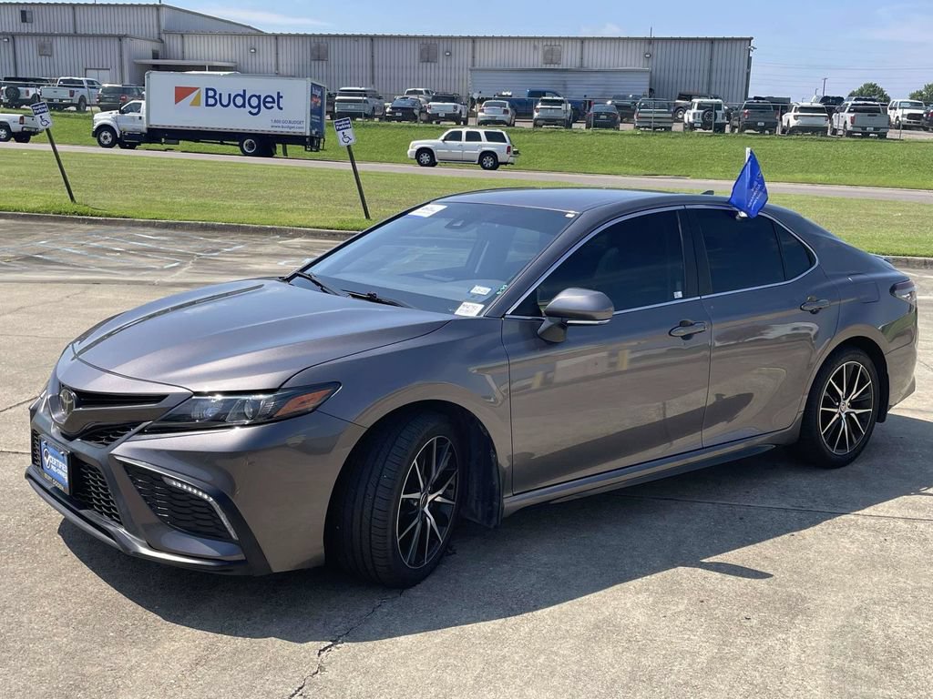 Used 2022 Toyota Camry SE FWD image 7