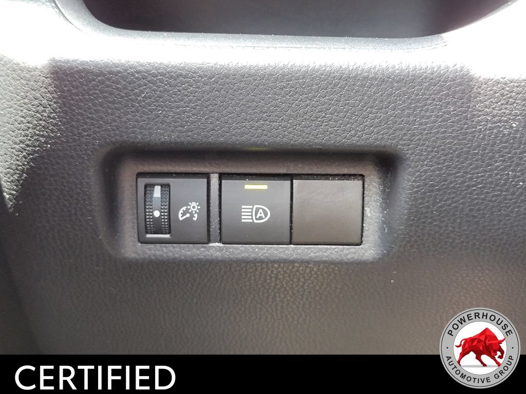 Used 2024 Toyota RAV4 XLE FWD image 27