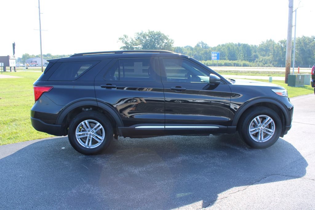 Certified 2024 Ford Explorer XLT w/ Equipment Group 202A AWD/4WD image 16