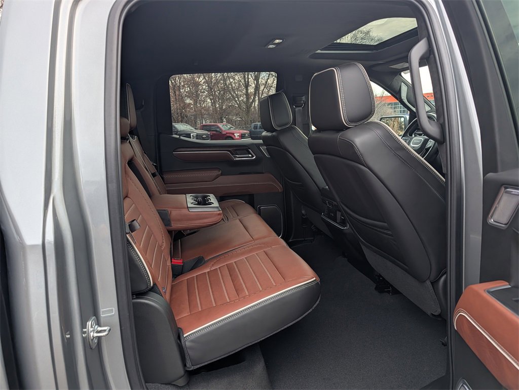 Used 2025 GMC Sierra 1500 Denali Ultimate image 9