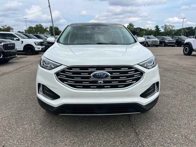 Certified 2024 Ford Edge Titanium w/ Equipment Group 301A AWD/4WD image 2