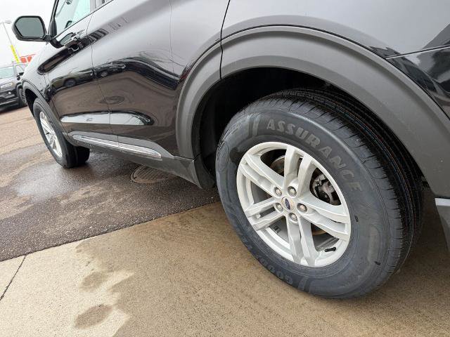 Certified 2024 Ford Explorer XLT w/ Class IV Trailer Tow Package image 17