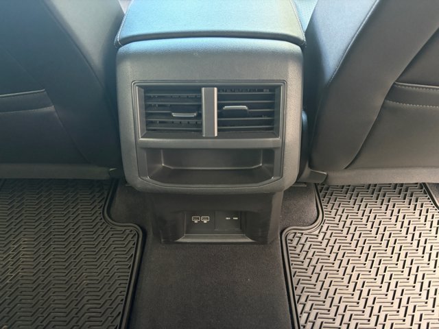 Used 2020 Volkswagen Atlas Cross Sport SEL AWD/4WD image 32