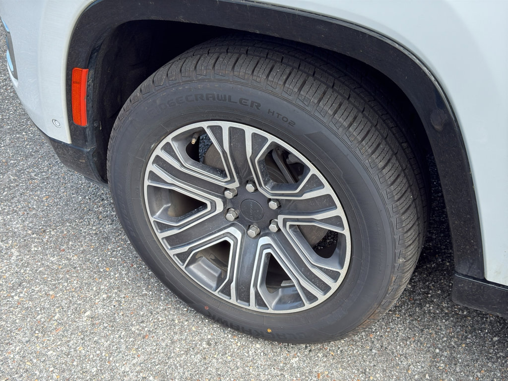 Used 2024 Jeep Wagoneer L Series II w/ Flexible Seating Group image 4