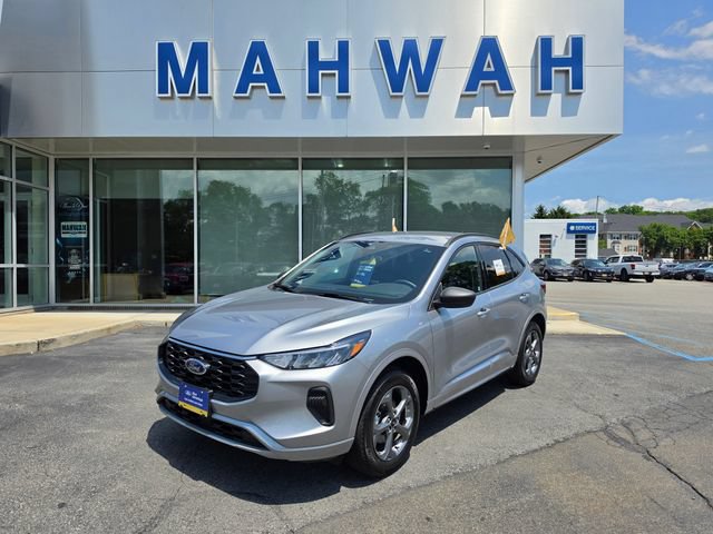 Certified 2024 Ford Escape ST-Line w/ Tech Pack #1 AWD/4WD image 2