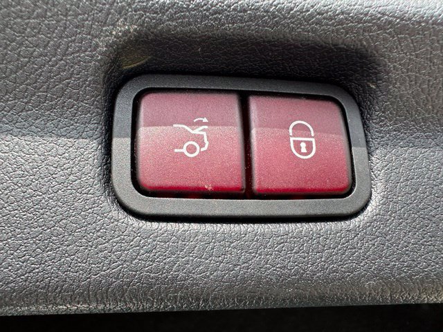 Used 2023 Mercedes-Benz EQE 500 4MATIC Sedan image 10