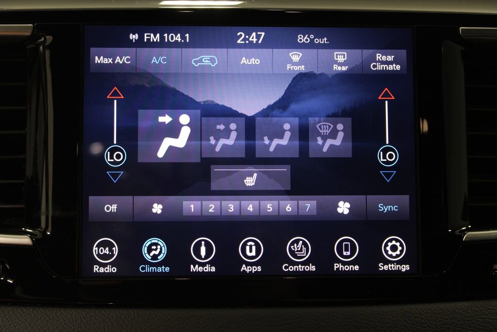 Used 2018 Chrysler Pacifica Touring-L w/ Premium Audio Group FWD image 48