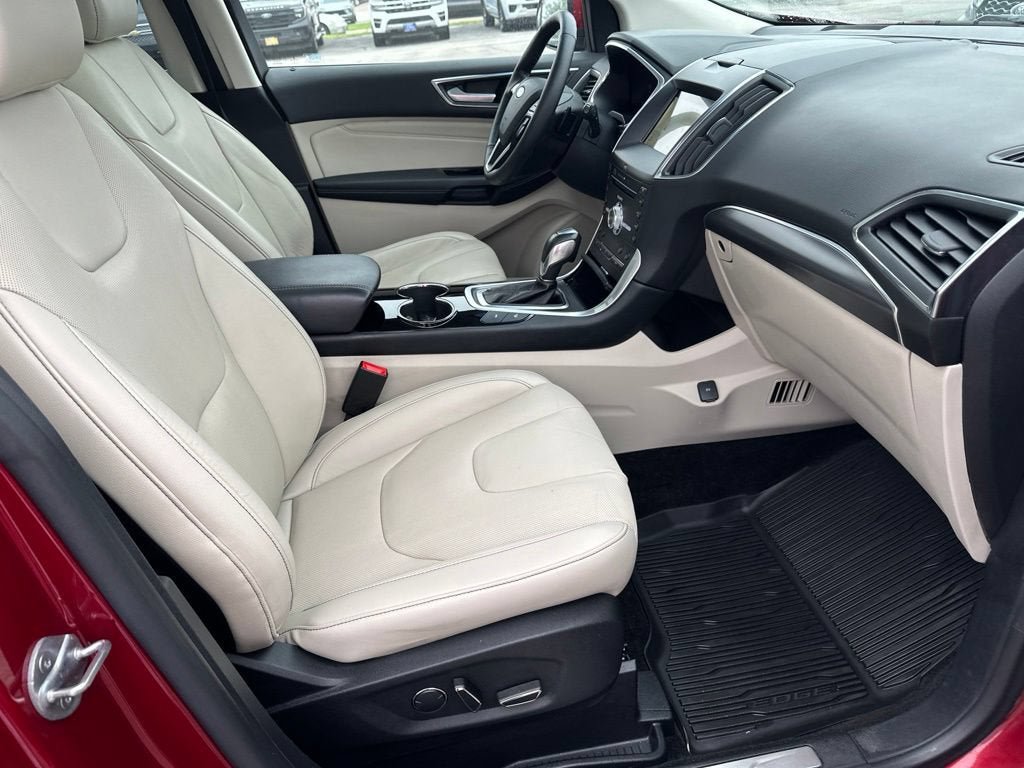 Certified 2018 Ford Edge Titanium w/ Equipment Group 302A AWD/4WD image 12