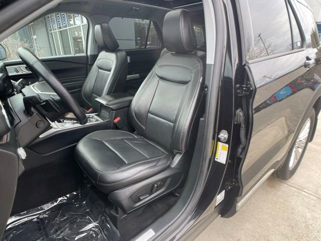Certified 2021 Ford Explorer Limited w/ Hybrid Equipment Group 310A AWD/4WD image 16