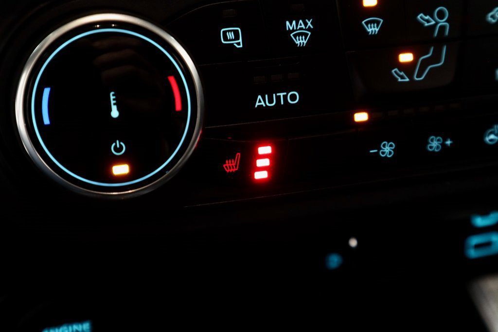 Certified 2024 Ford Maverick Lariat w/ Black Appearance Package image 12