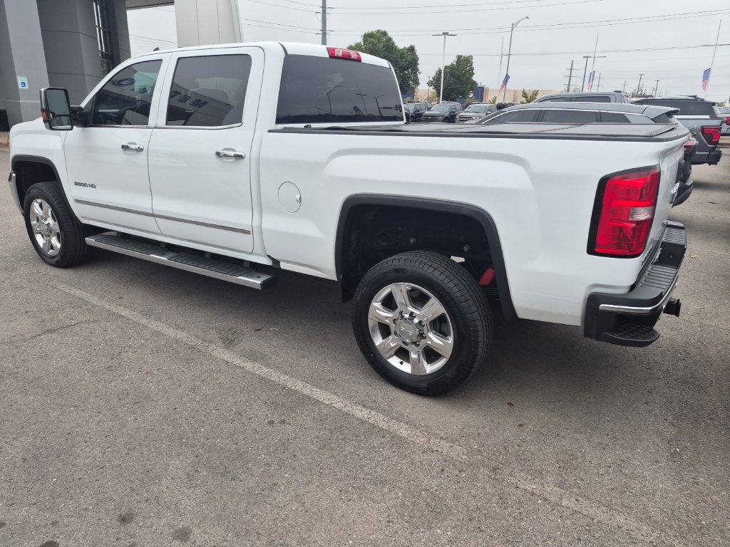 Used 2019 GMC Sierra 2500 SLT w/ Duramax Plus Package AWD/4WD image 17
