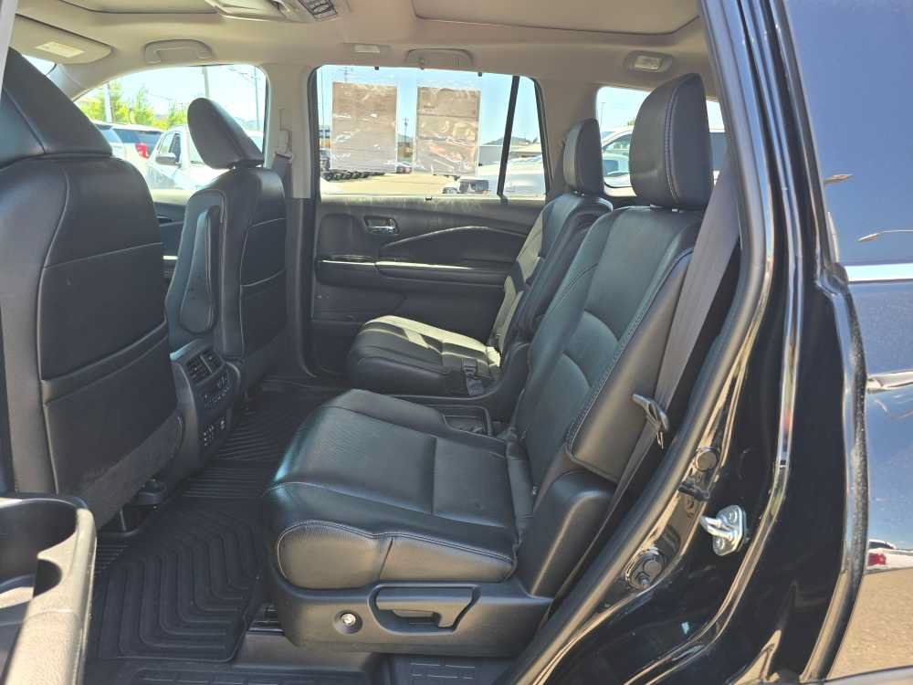 Used 2017 Honda Pilot Elite image 16