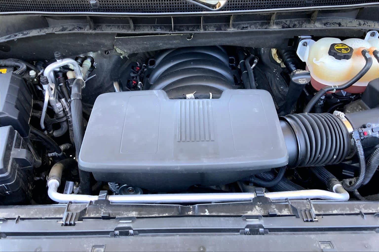 Used 2025 GMC Yukon Denali AWD/4WD image 32