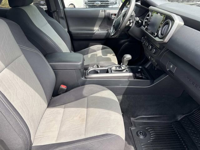 Used 2020 Toyota Tacoma TRD Sport AWD/4WD image 22