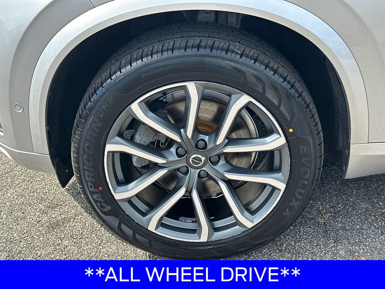 Used 2018 Volvo XC90 T5 Momentum w/ Convenience Package AWD/4WD image 11