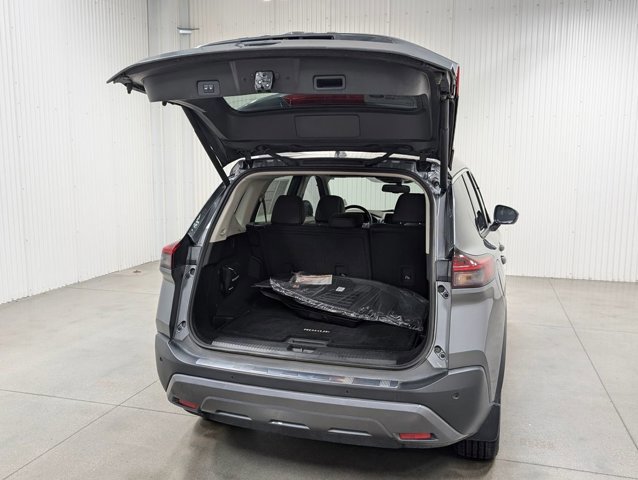 Used 2023 Nissan Rogue SL image 9