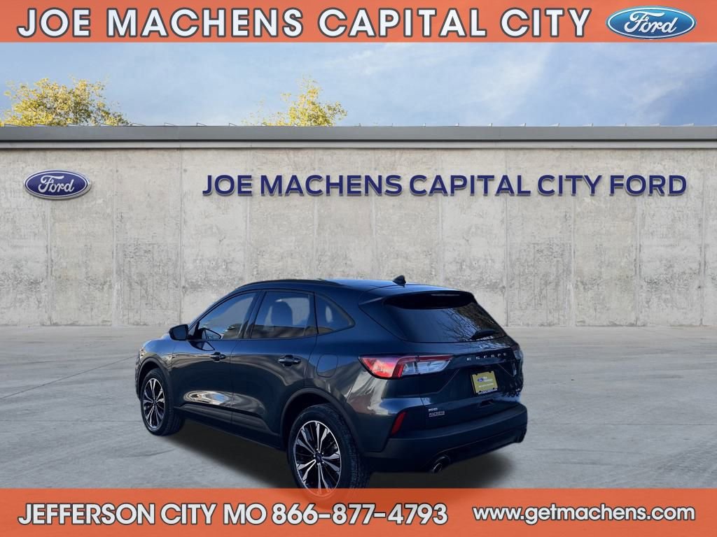 Certified 2022 Ford Escape SE w/ SE Sport Appearance Package image 3
