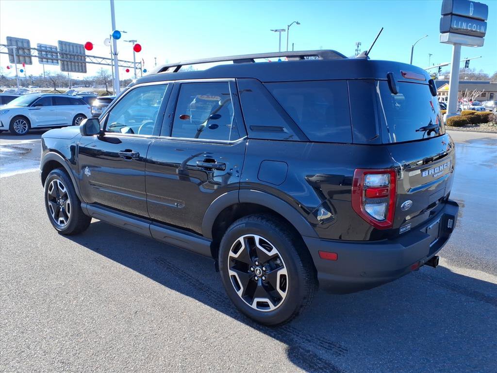 Certified 2023 Ford Bronco Sport Outer Banks w/ Tech Package AWD/4WD image 3