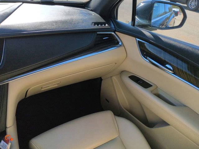 Used 2017 Cadillac XT5 FWD w/ LPO, Wheel Lock Package image 16