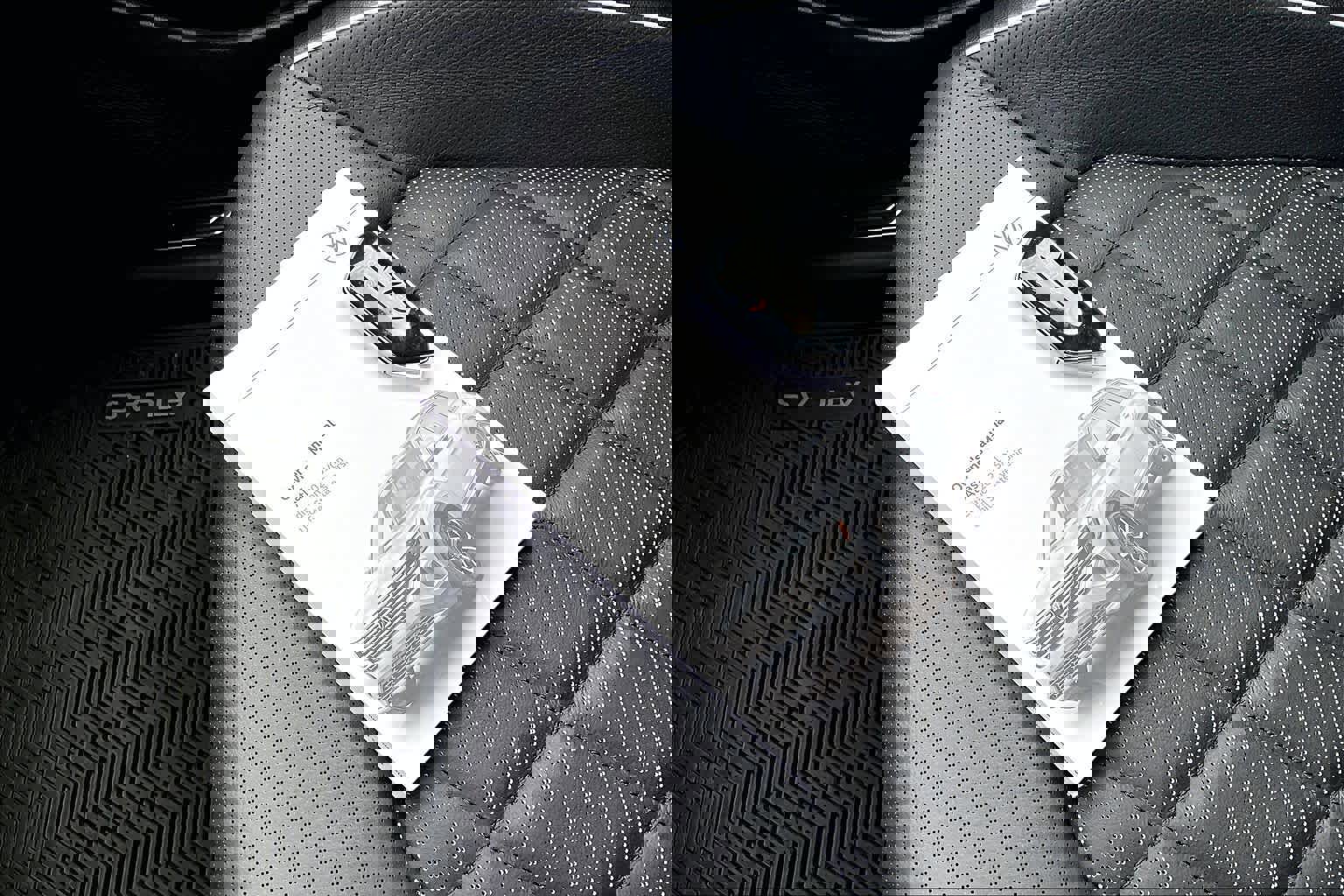 Used 2025 Volkswagen Atlas SEL Premium R-Line image 17