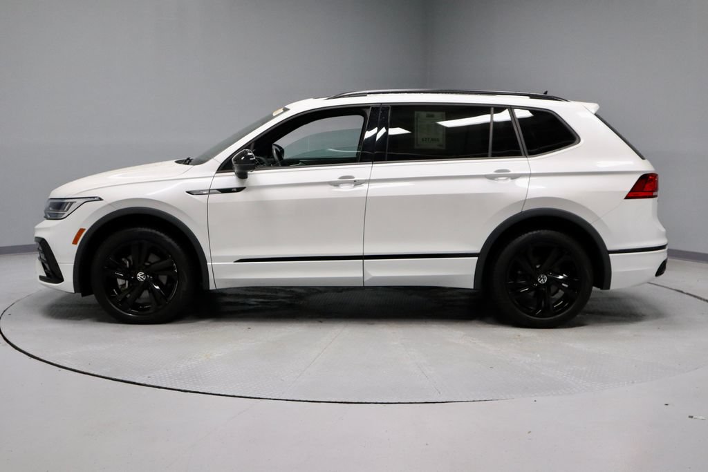 Used 2023 Volkswagen Tiguan SE R-Line AWD/4WD image 7