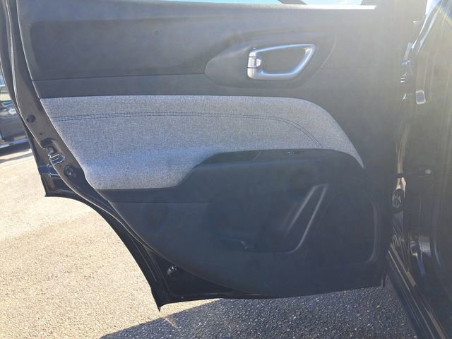 Used 2024 Jeep Compass Latitude image 15