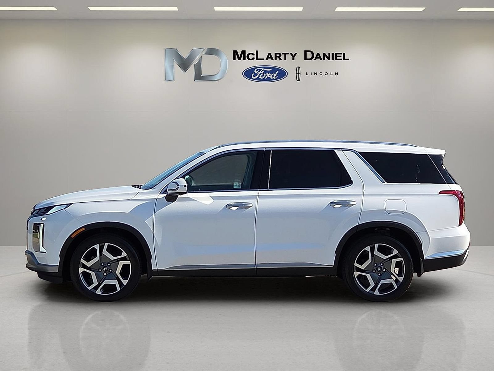 Used 2025 Hyundai Palisade Limited AWD/4WD image 3