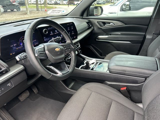 Used 2024 Chevrolet Traverse LS FWD image 10