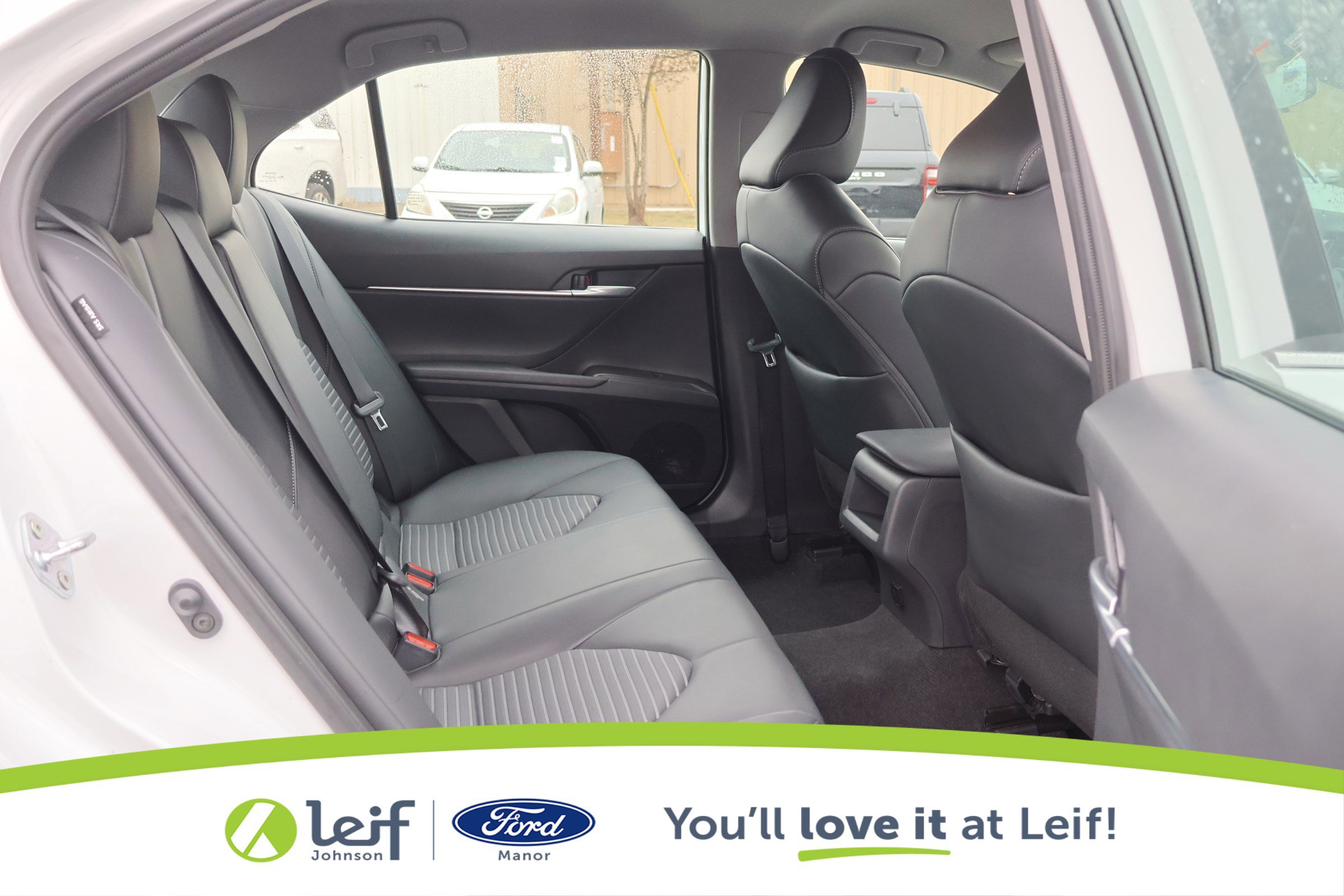 Used 2024 Toyota Camry SE image 29