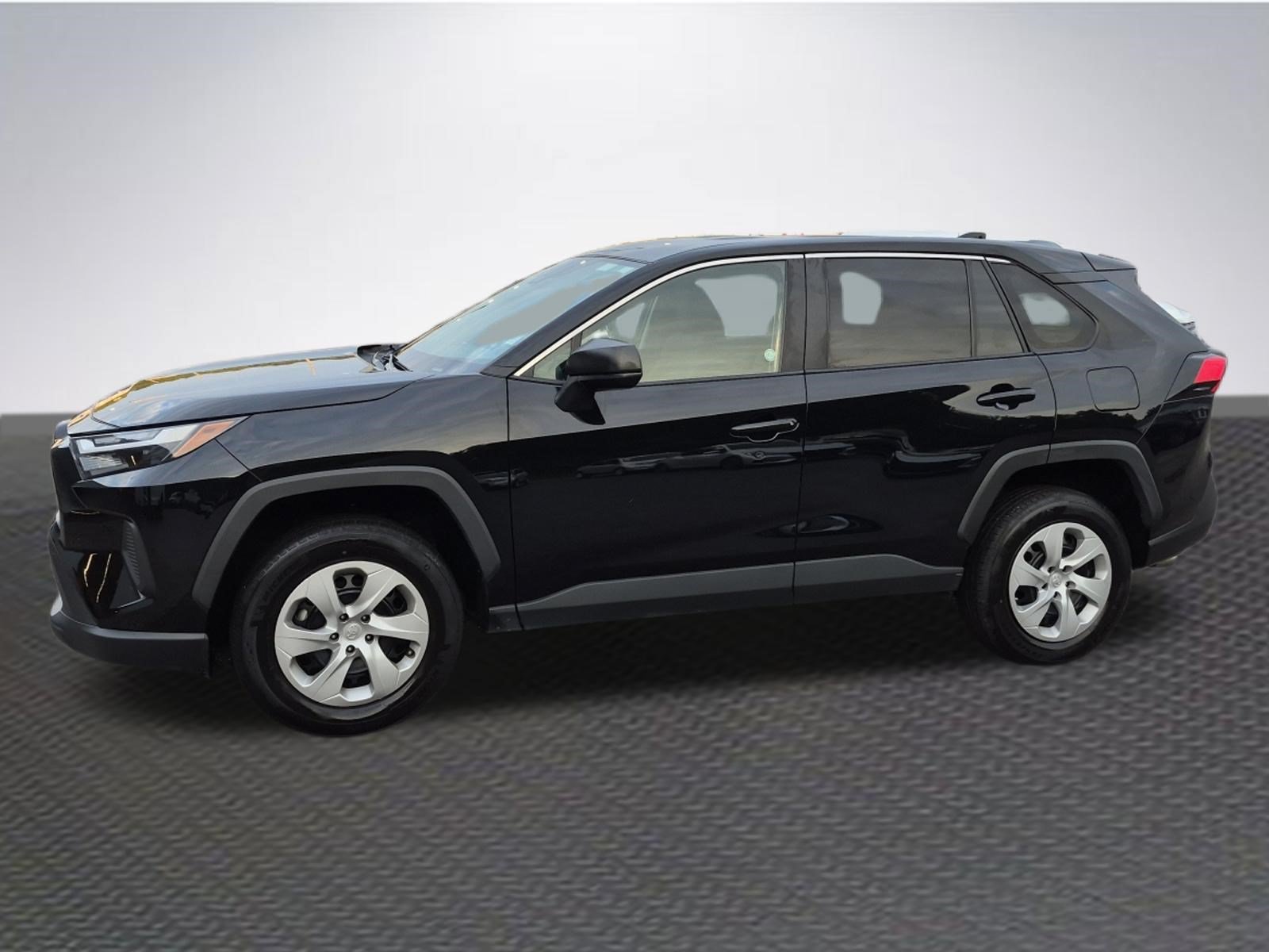 Used 2025 Toyota RAV4 LE FWD image 2