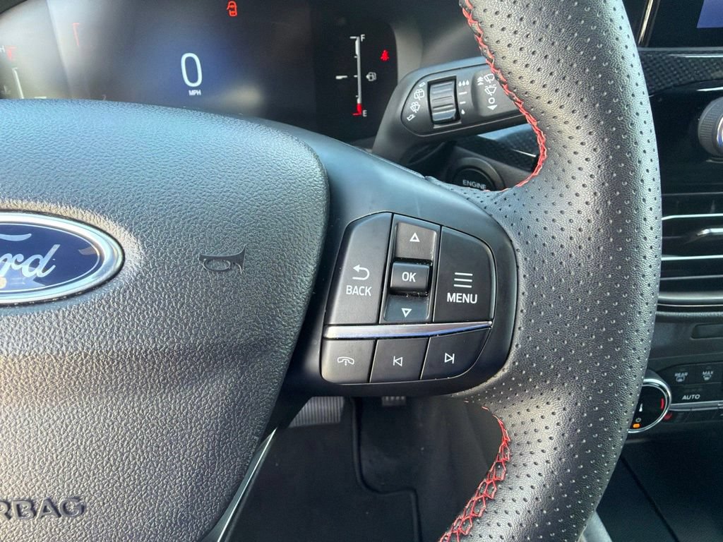 Certified 2025 Ford Escape ST-Line Select AWD/4WD image 23