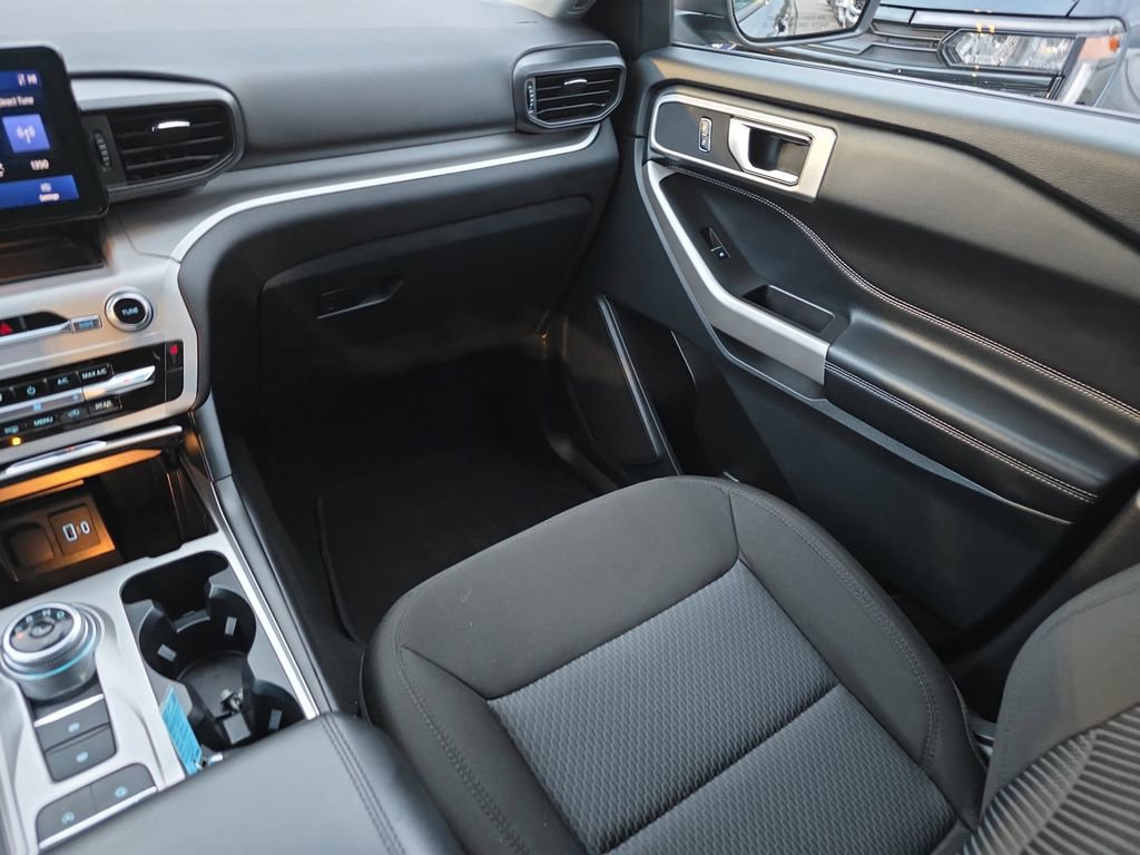 Certified 2024 Ford Explorer XLT image 17