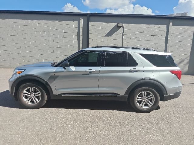 Certified 2023 Ford Explorer XLT RWD image 5