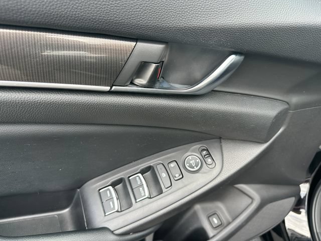 Used 2018 Honda Accord Sport image 17