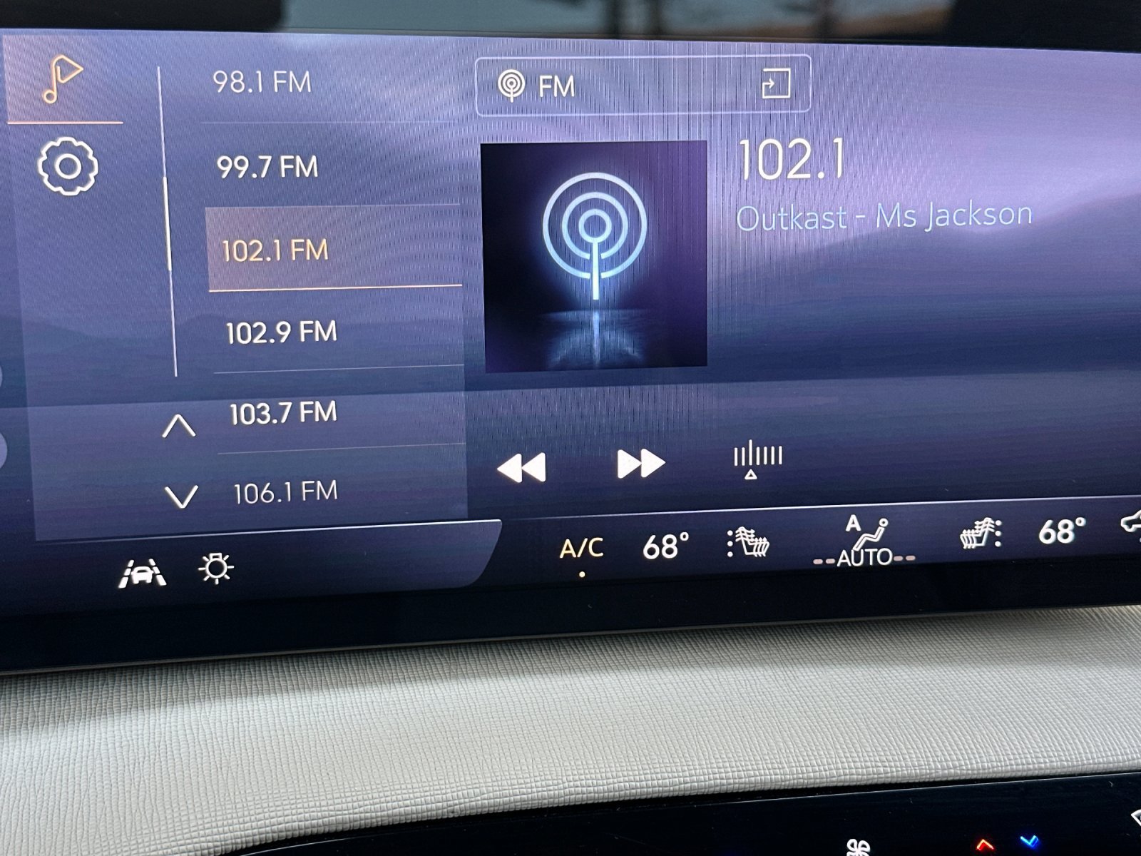 Used 2026 Buick Enclave Preferred w/ Power Package FWD image 21