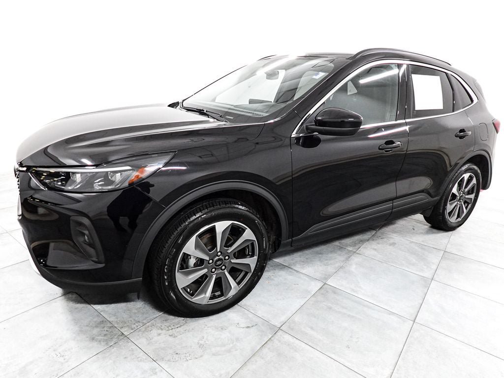 Certified 2025 Ford Escape Platinum AWD/4WD image 4