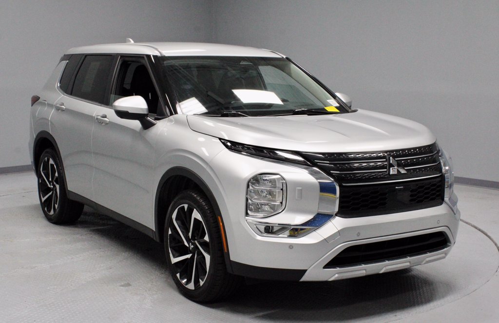 Used 2024 Mitsubishi Outlander SE