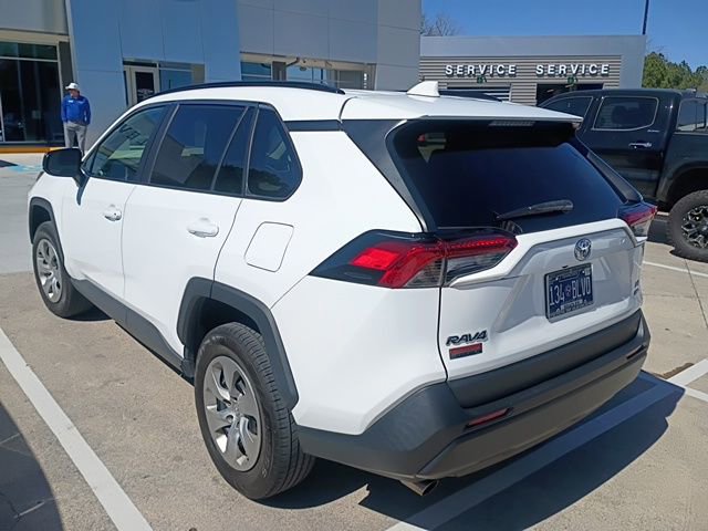 Used 2021 Toyota RAV4 LE image 6