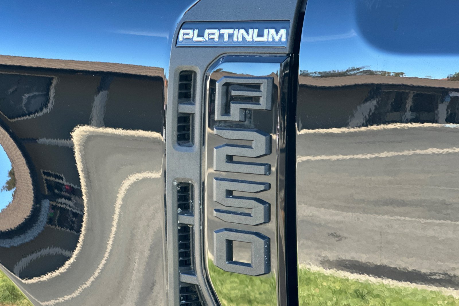 Certified 2026 Ford F250 Platinum AWD/4WD image 24
