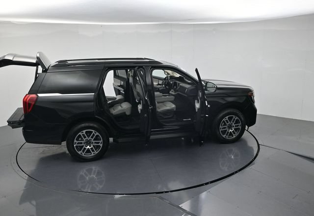Certified 2025 Ford Expedition Active AWD/4WD image 50